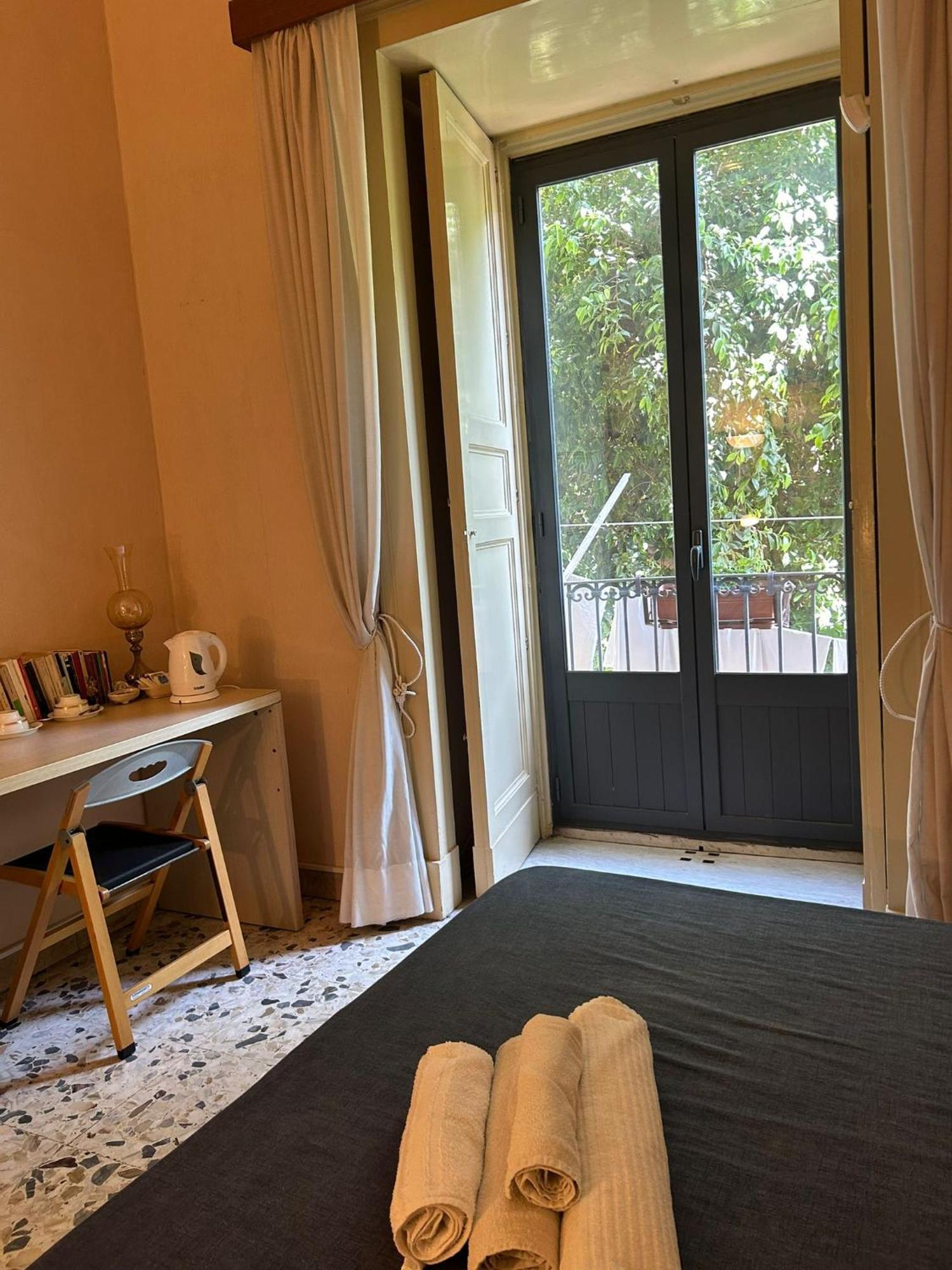 Bed and Breakfast Bed And Books Катания Экстерьер фото