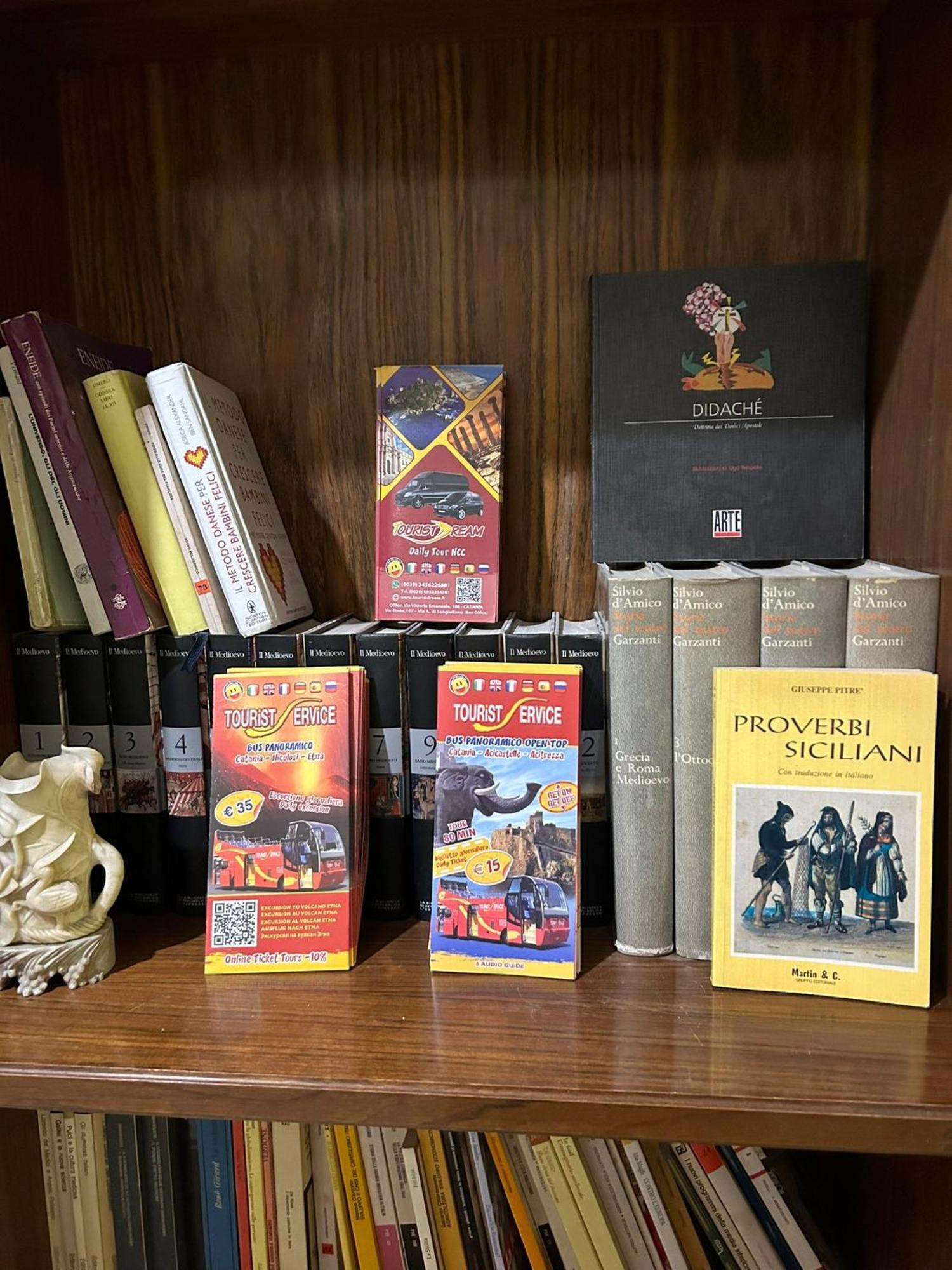 Bed and Breakfast Bed And Books Катания Экстерьер фото